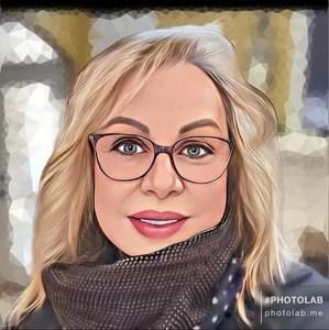 Meet your Posher, Evelyn